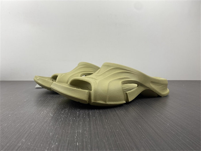 BLCG SLIPPERS
