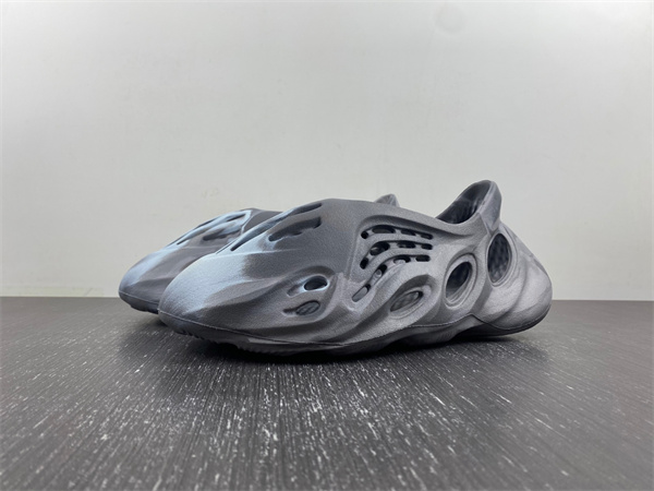 YZY FOAM RUNNER MX