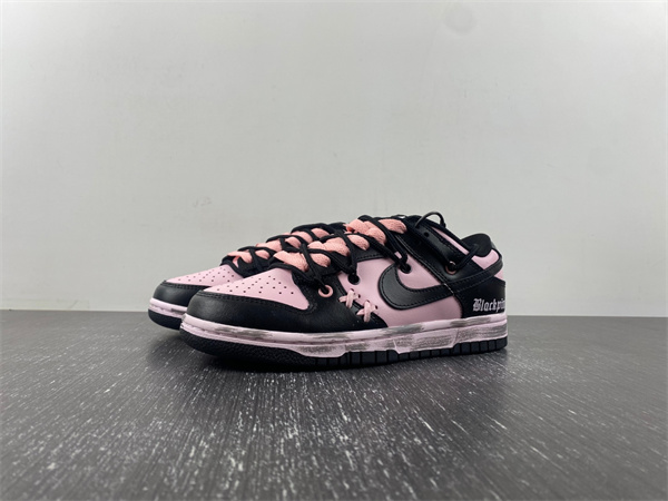 Nike SB Dunk Low