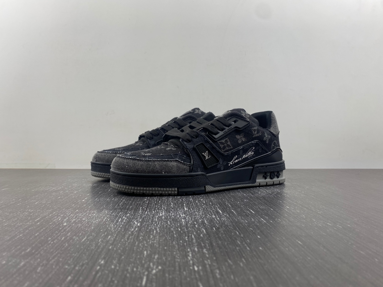 Louis Vuitton LV trainer 1