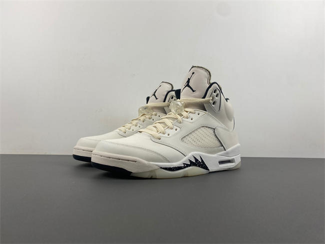 Air Jordan AIR JORDAN 5 RETRO 'WHITE BLACK' DD0587-110
