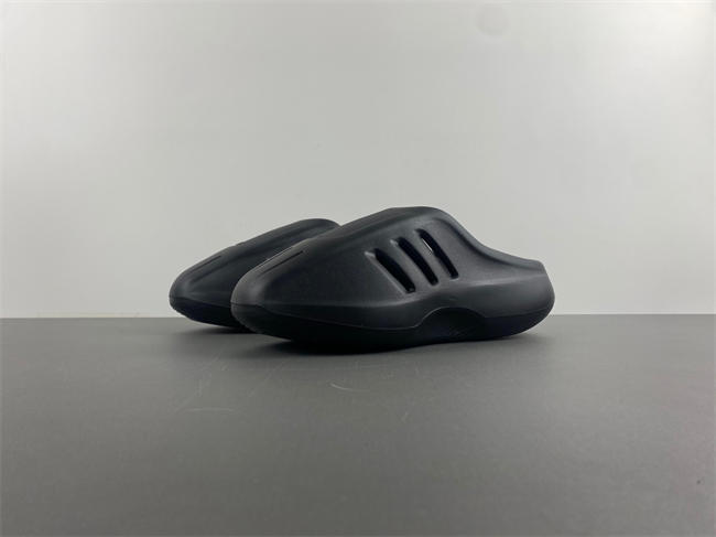 Adidas IIINFINITY Slides  IG6969