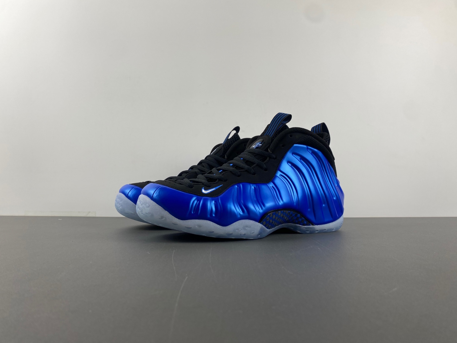 Nike Air Foamposite One “Royal”  FQ8181-511