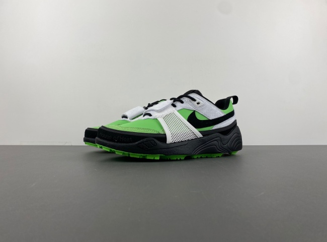 Nike Travis Scott x Nike Zoom Field Jaxx  HQ3061-104