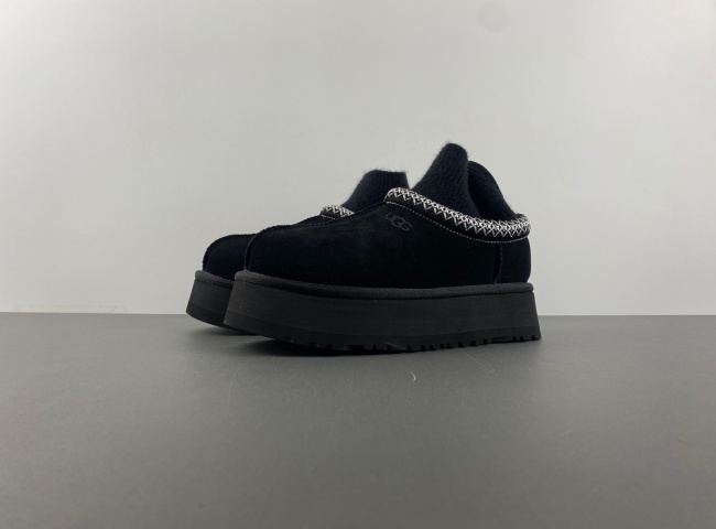 UGG (W)   W/5956