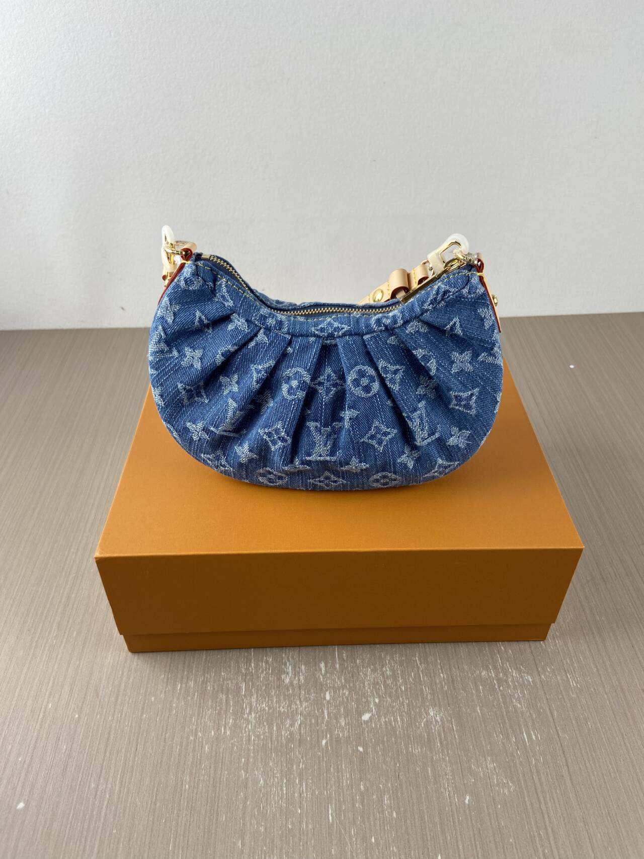 LV BAG