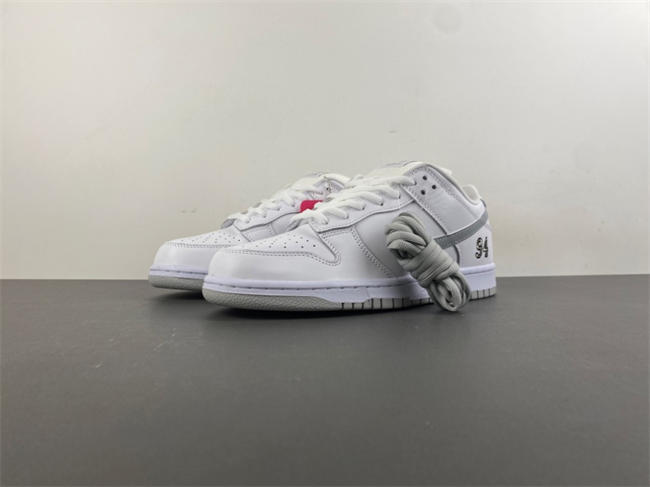 Nike SB Dunk Low Supreme 94 White Metallic Silver HQ8487-100